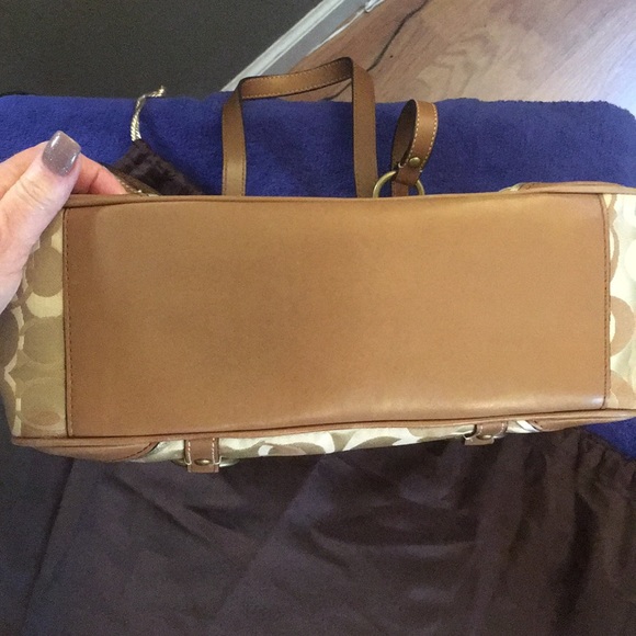 EUC Coach Tote - Picture 2 of 8